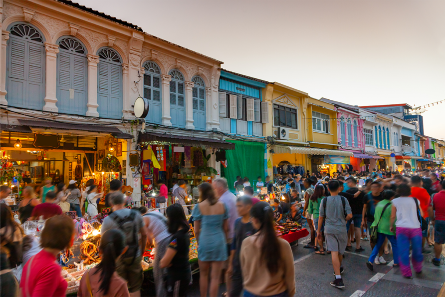 A Food Lover’s Journey Through Phuket: Must-Try Dishes and Where to Find Them