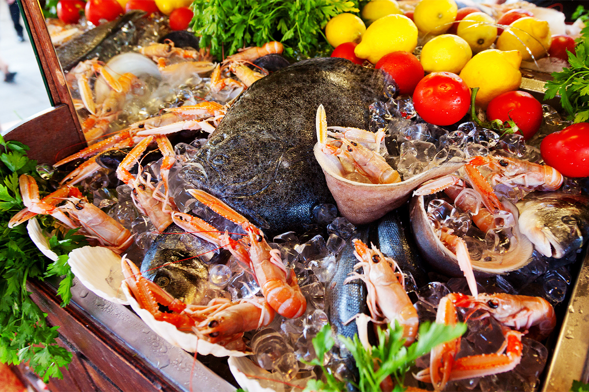 Top 10 Seafood Restaurants in Phuket – A Seafood Lover’s Guide, a guide by Hotel and Villa Rental Phuket