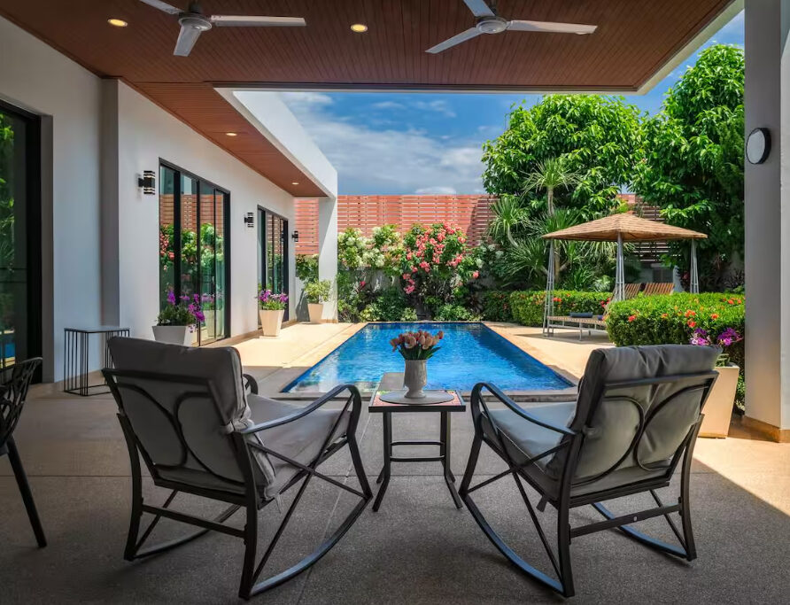 *10 Mins to Beach Very modern Jacuzzi pool #V187