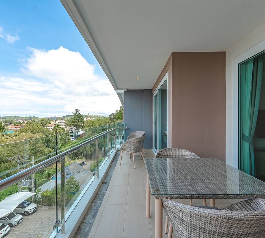 *Beachside Luxury in Rawai | Sea View + Gym #C189